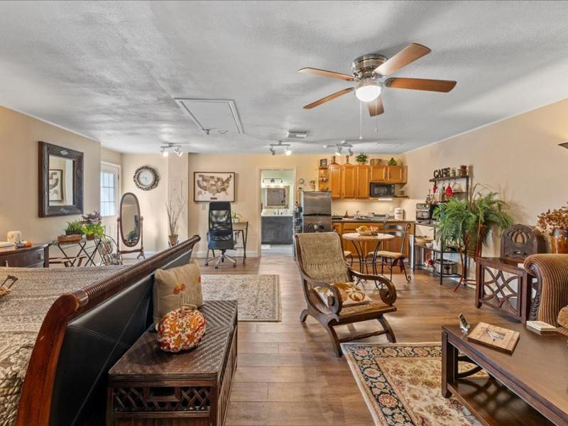 College Park-Orlando 5Star Villa Oasis - Home Away From Home - Quiet Neighborhood-Private Botanical Courtyard - Mins From Eola,Dt, Winter Park - Free Parking & Ev Plug In المظهر الخارجي الصورة